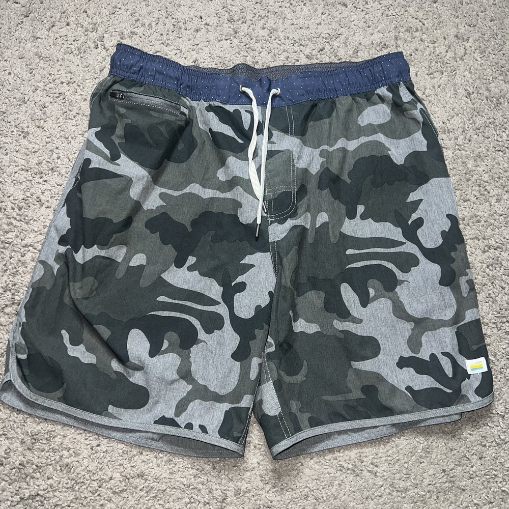 Vuori Shorts Mens XL Camp Banks V Cycled Grey Unlined Hybrid 8" Stretch